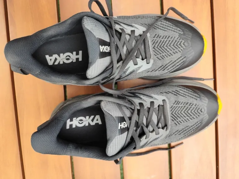 Used Hoka Challenger 8GTX bike — image 5 of 7
