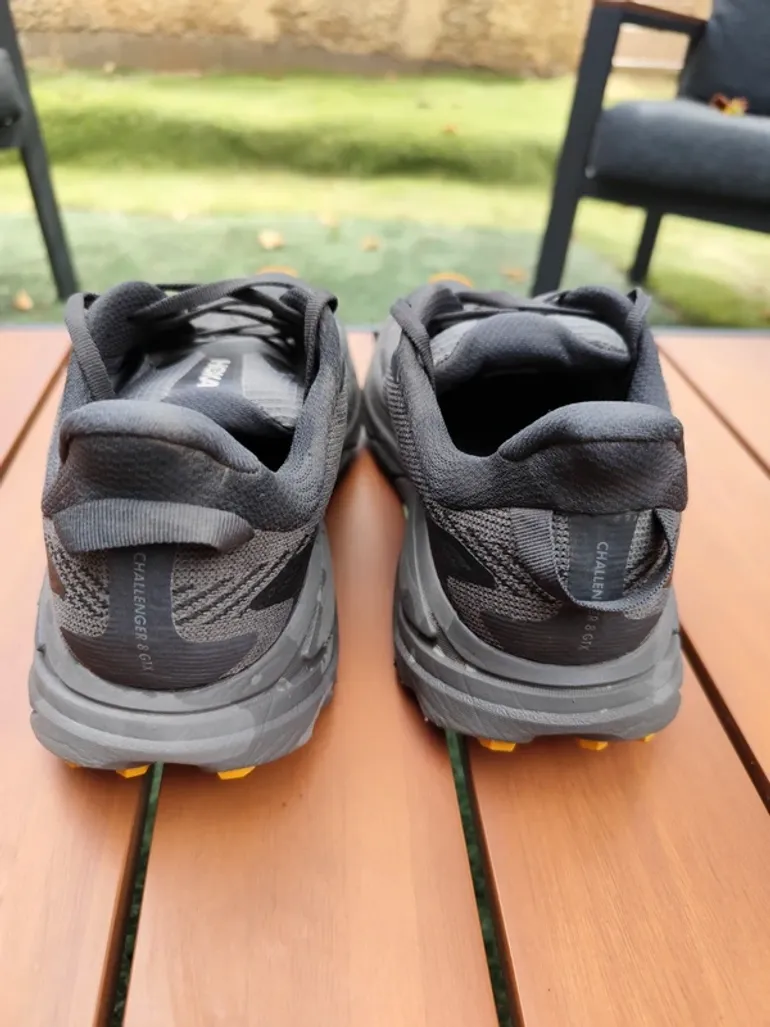 Used Hoka Challenger 8GTX bike — image 3 of 7