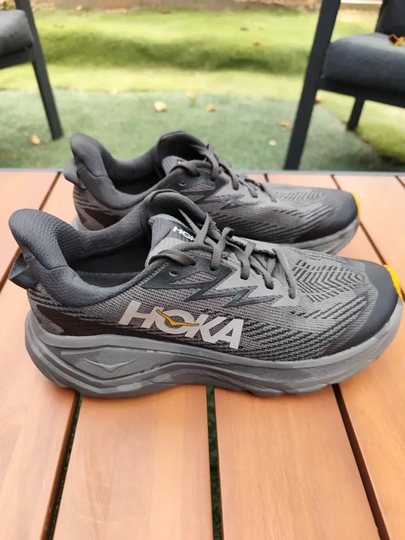 Used Hoka Challenger 8GTX Running Shoes