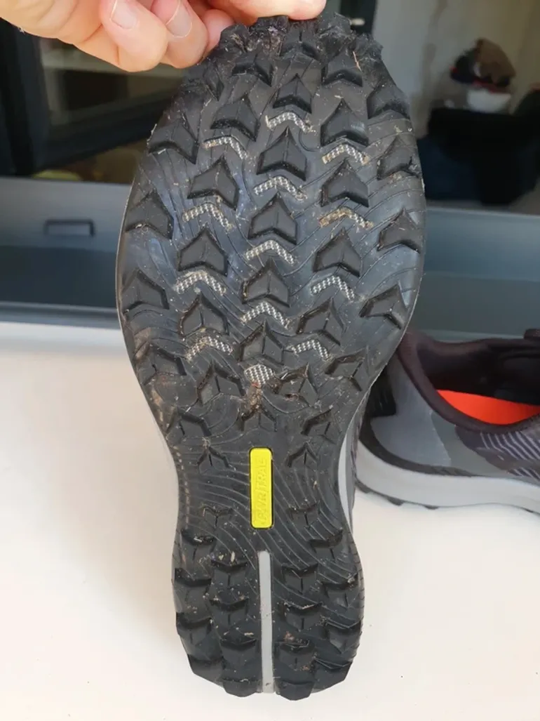 Used Saucony Trail Running Shoes bike — image 3 of 8