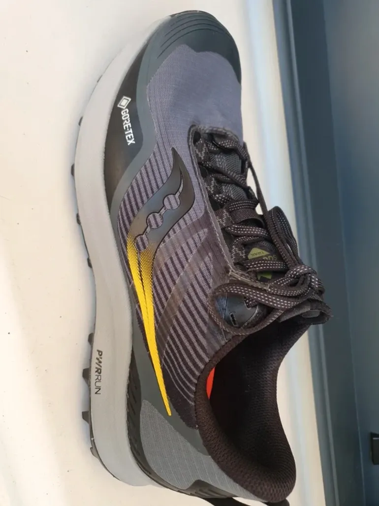 Used Saucony Trail Running Shoes bike — image 5 of 8