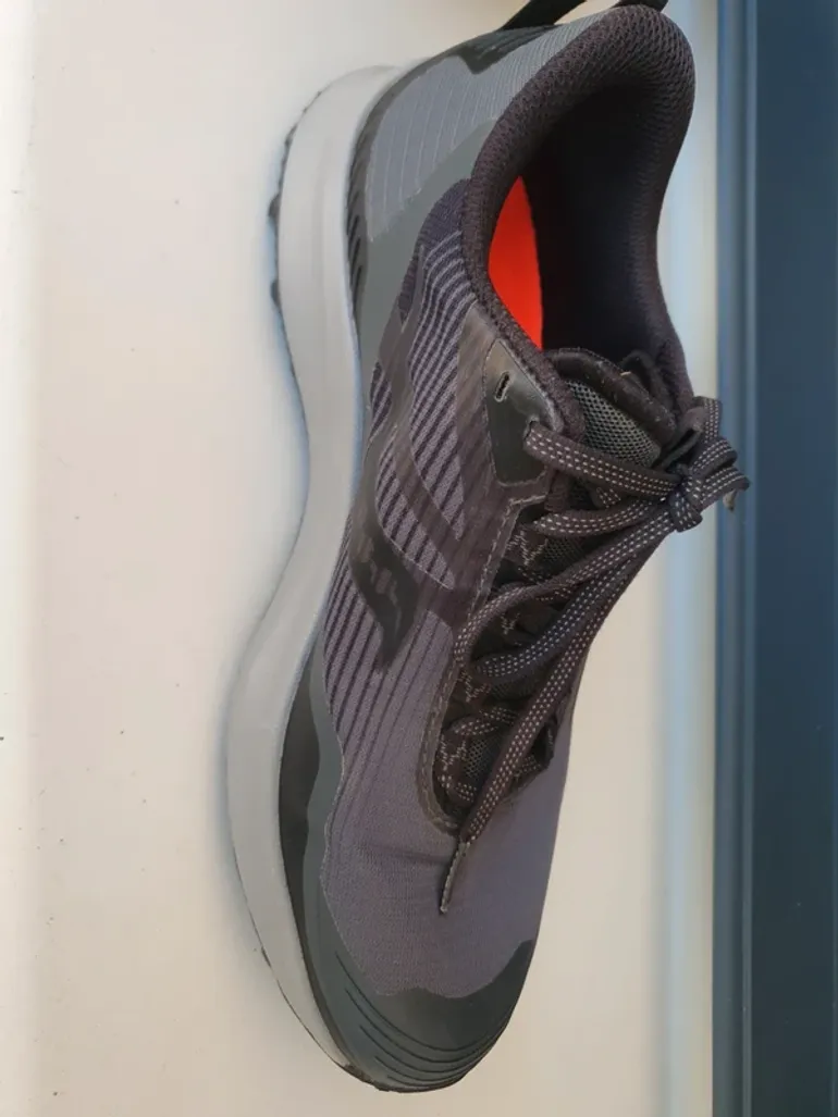 Used Saucony Trail Running Shoes bike — image 4 of 8