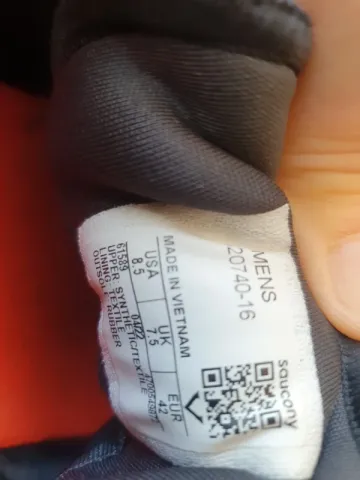 Used Saucony Trail Running Shoes bike — image 7 of 8