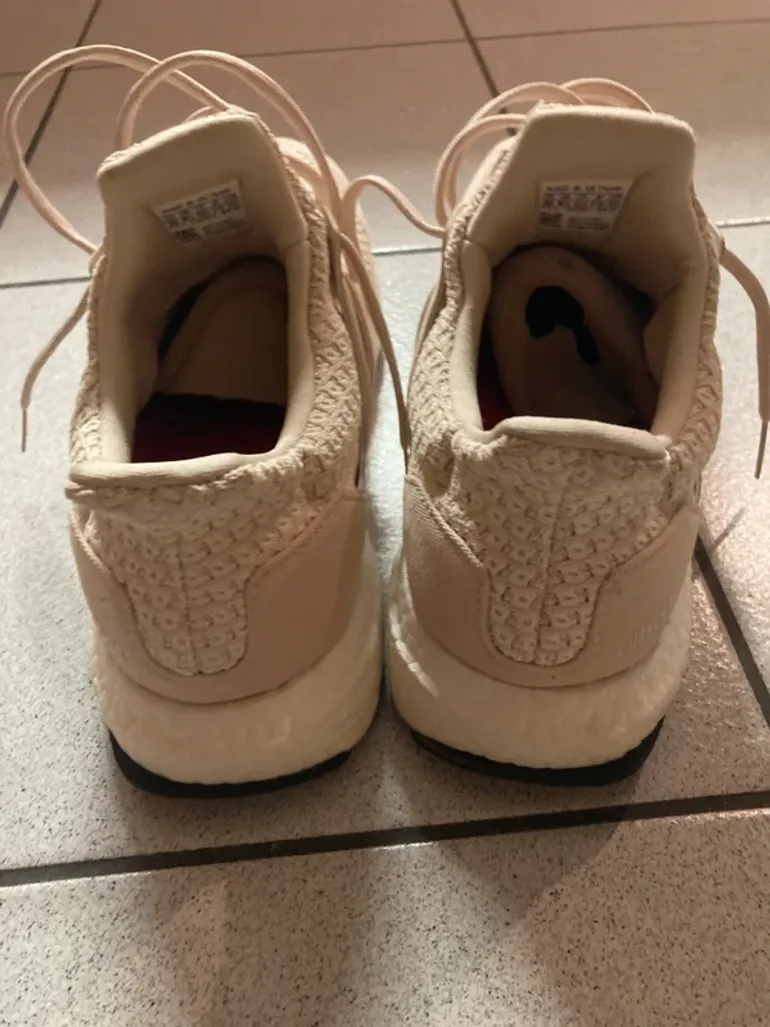 Käytetty Adidas Ultra Boost bike — kuva 5 / 5