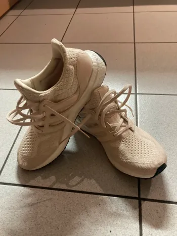 Käytetty Adidas Ultra Boost bike — kuva 4 / 5