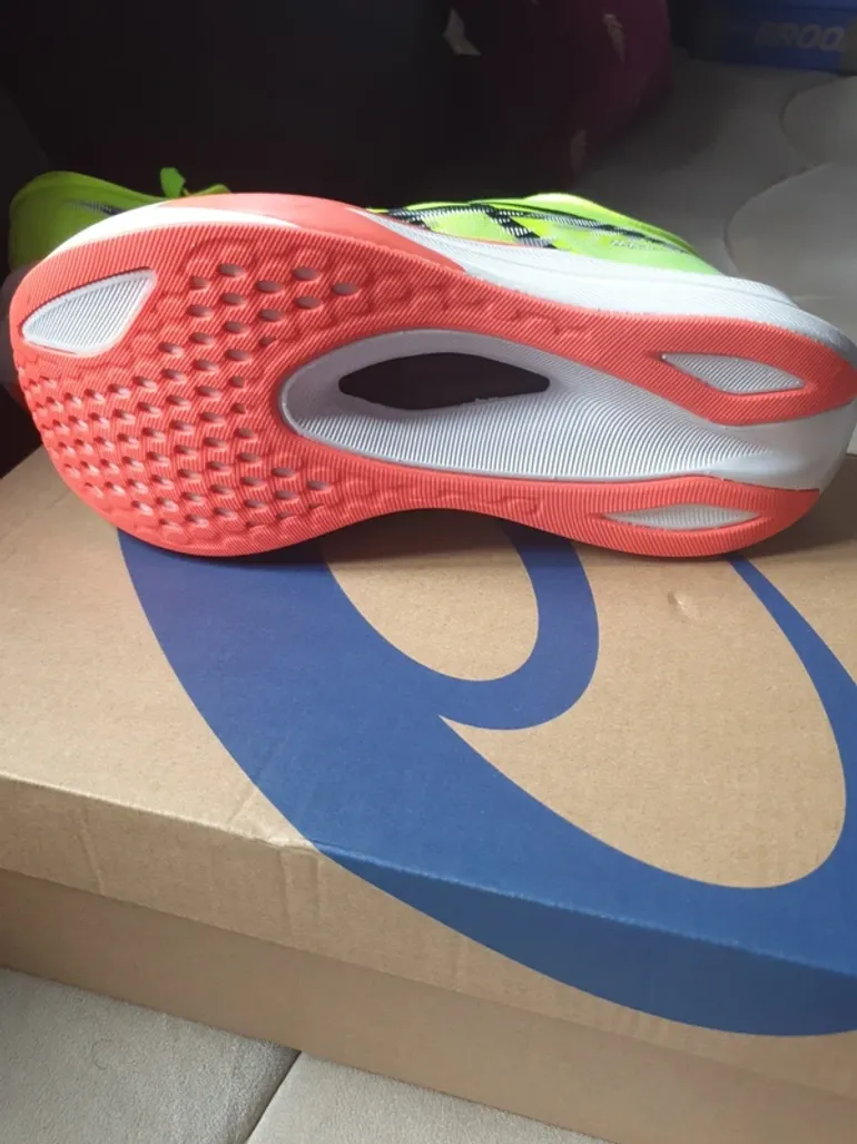 Used Asics Magic Speed 4 bike — image 3 of 5