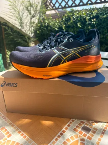 Tweedehands Asics Gel-Kayano 32 bike — afbeelding 3 van 7