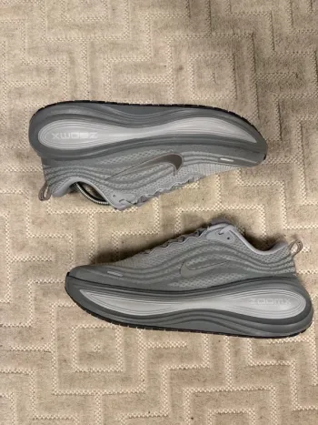 Tweedehands Nike Vomero Plus bike — afbeelding 1 van 3