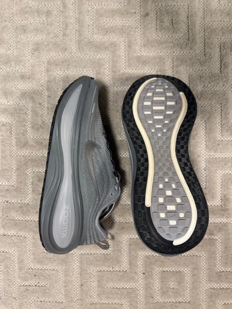 Tweedehands Nike Vomero Plus bike — afbeelding 2 van 3