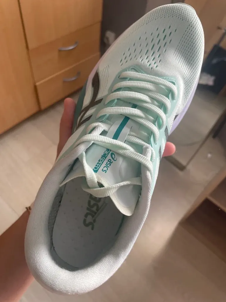 Used Asics Magic Speed 4 FF Turbo bike — image 7 of 9