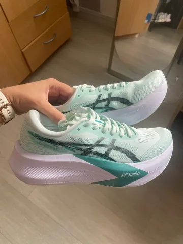 Used Asics Magic Speed 4 FF Turbo Running Shoes