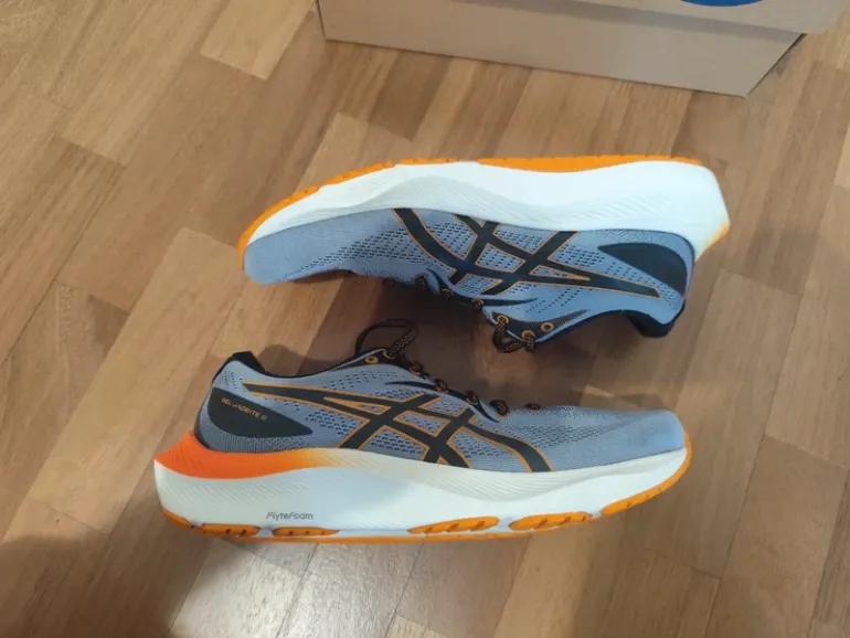 Used Asics Gel-Jadeite 2 bike — image 4 of 15
