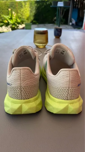Used New Balance Propel v5 bike — image 3 of 6