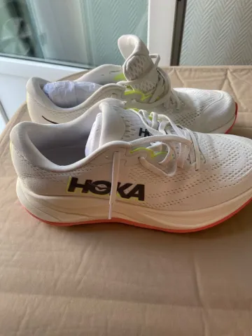 Used Hoka Training Shoes bike — image 4 of 8
