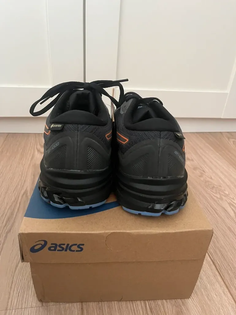 Used Asics Gel-Sonoma GTX bike — image 5 of 8