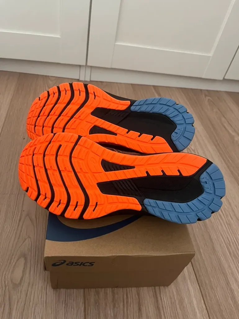 Used Asics Gel-Sonoma GTX bike — image 6 of 8