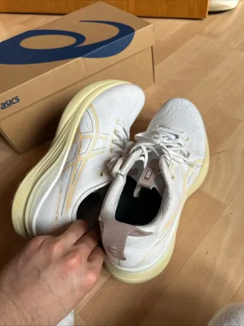 Used Asics Gel Kayano bike — image 7 of 9