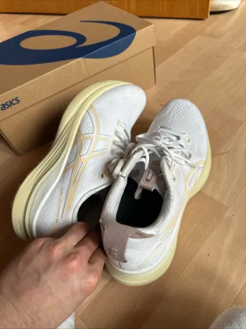 Used Asics Gel Kayano bike — image 7 of 9