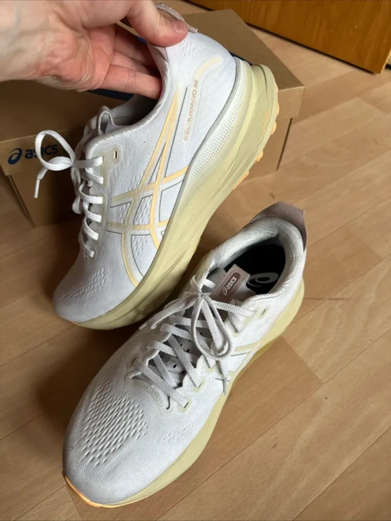 Used Asics Gel Kayano bike — image 5 of 9