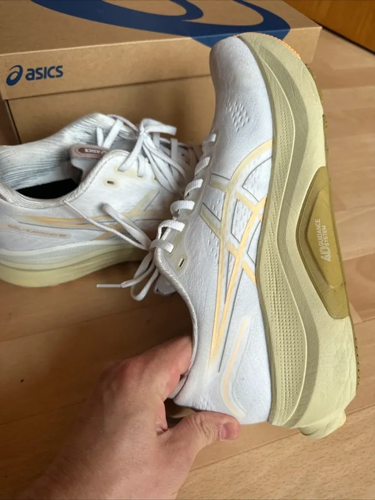 Used Asics Gel Kayano bike — image 2 of 9