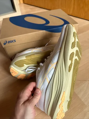 Used Asics Gel Kayano bike — image 4 of 9