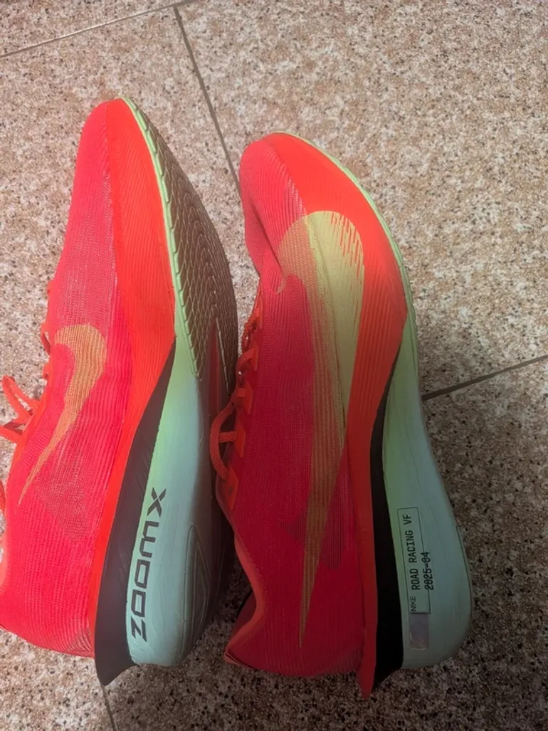 Used Scarpa Vaporfly 4 bike — image 2 of 4