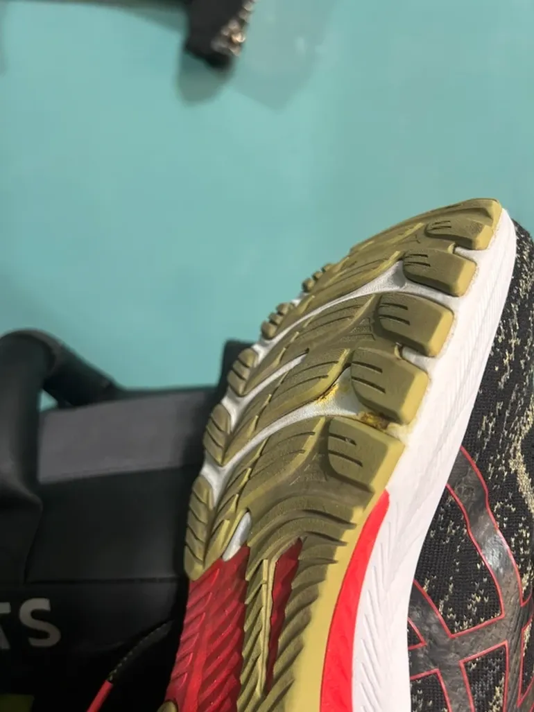 Scarpa Gel Kayano 29 bike usato — immagine 6 di 15