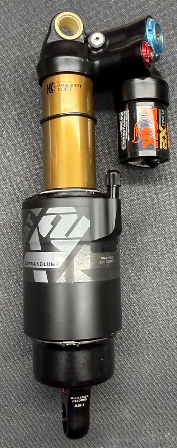 Fox FLOAT X2 Factory 2024 bike d'occasion — image 1 sur 4