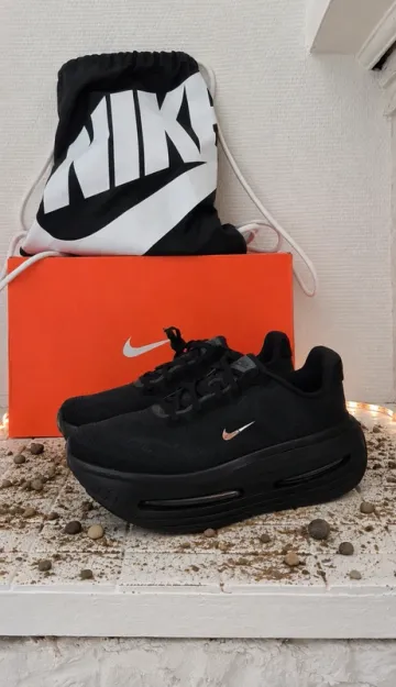 Used Premium Vomero SP Running Shoes