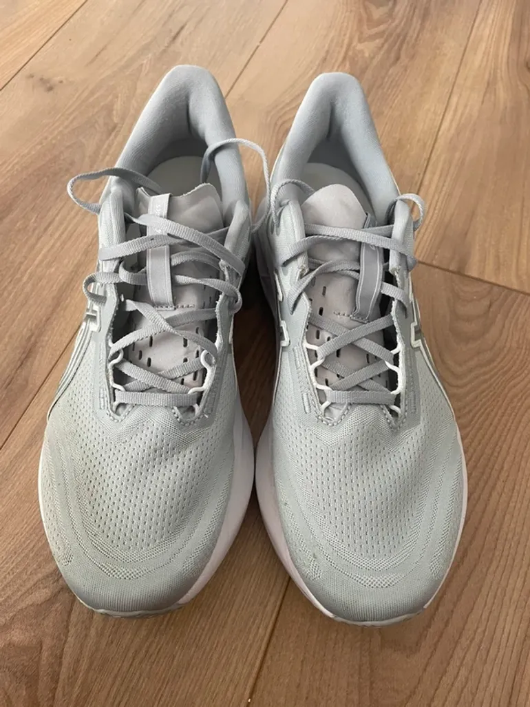 Używany Asics Novablast 5 ATC bike — zdjęcie 3 z 6