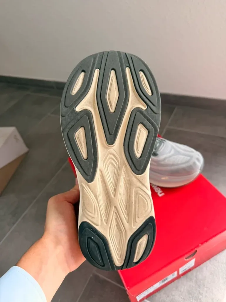 Used New Balance Fresh Foam X More v5 bike — image 4 of 9