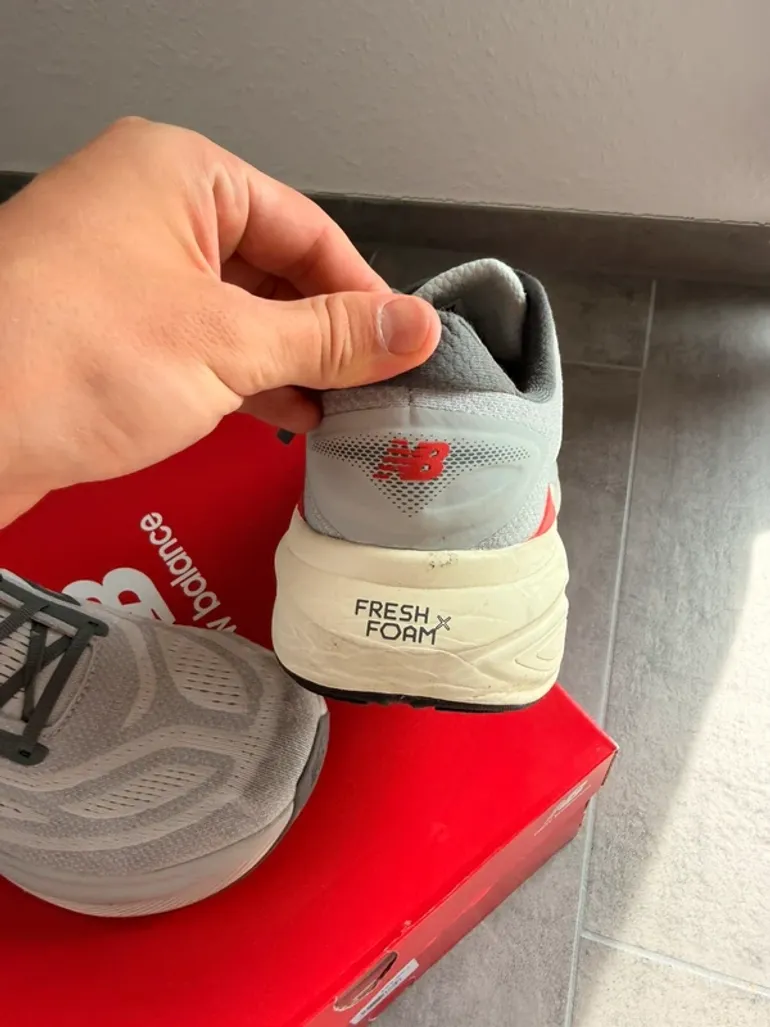 Used New Balance Fresh Foam X More v5 bike — image 6 of 9