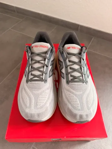Used New Balance Fresh Foam X More v5 bike — image 2 of 9