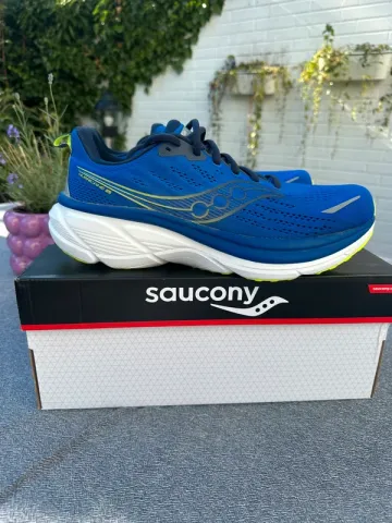 Použité Premium Hurricane 25 Running Shoes