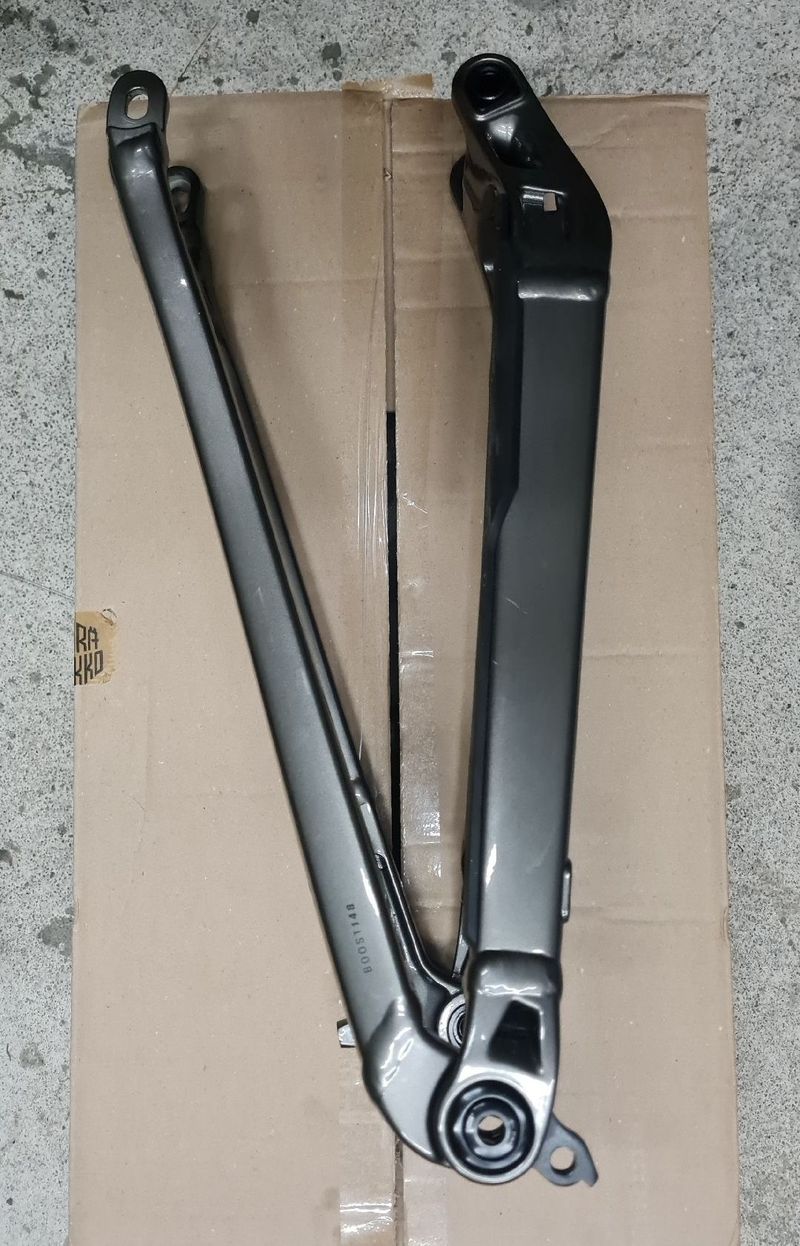 Trek Rail 7 Rear Triangle Drivetrain & Pedals usato