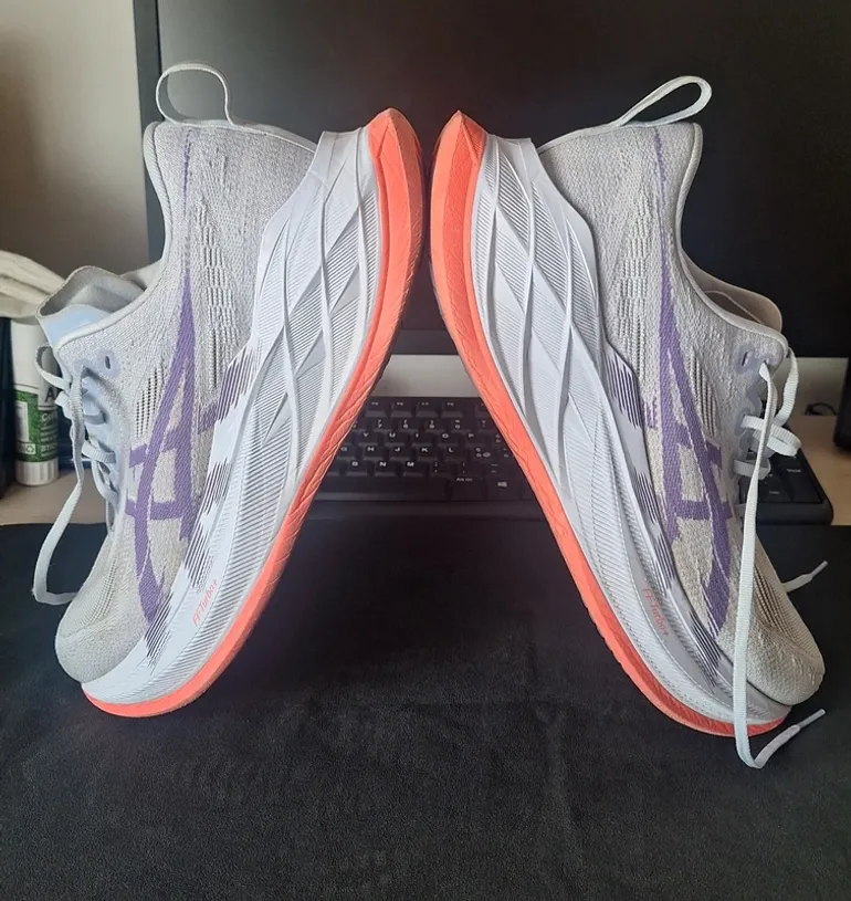 Used Asics Superblast 2 Tokyo Edition bike — image 2 of 8
