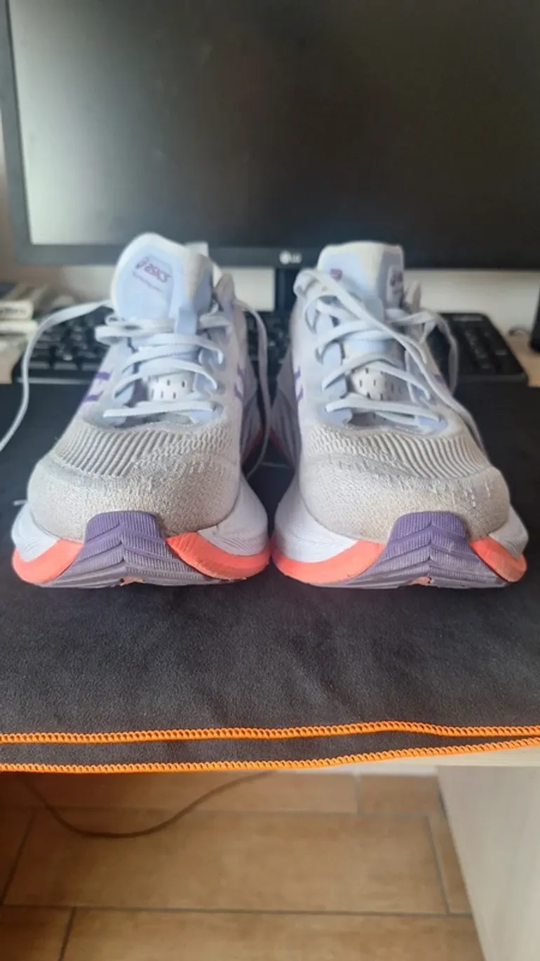 Used Asics Superblast 2 Tokyo Edition bike — image 4 of 8