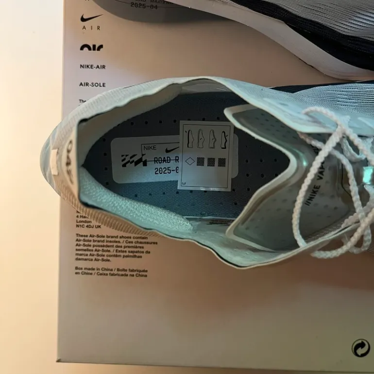 Used Nike Vaporfly 4 Next% bike — image 4 of 6