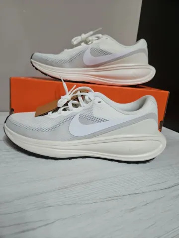 Used Nike Revoluton 8 Running Shoes