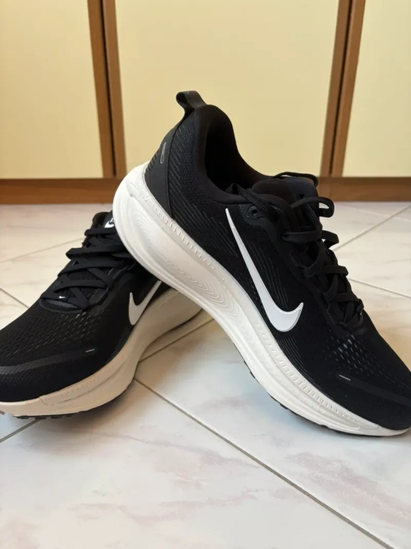 Tweedehands White Vomero 18 Running Shoes