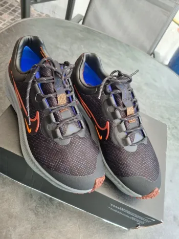 Used Nike Air Zoom Winflo 8 Shield bike — image 4 of 15