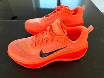 Tweedehands Nike Vomero plus bike — afbeelding 1 van 3