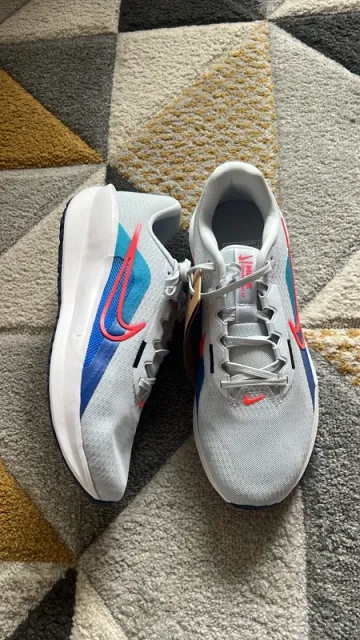 Used Nike Running Shoes bike — image 1 of 4