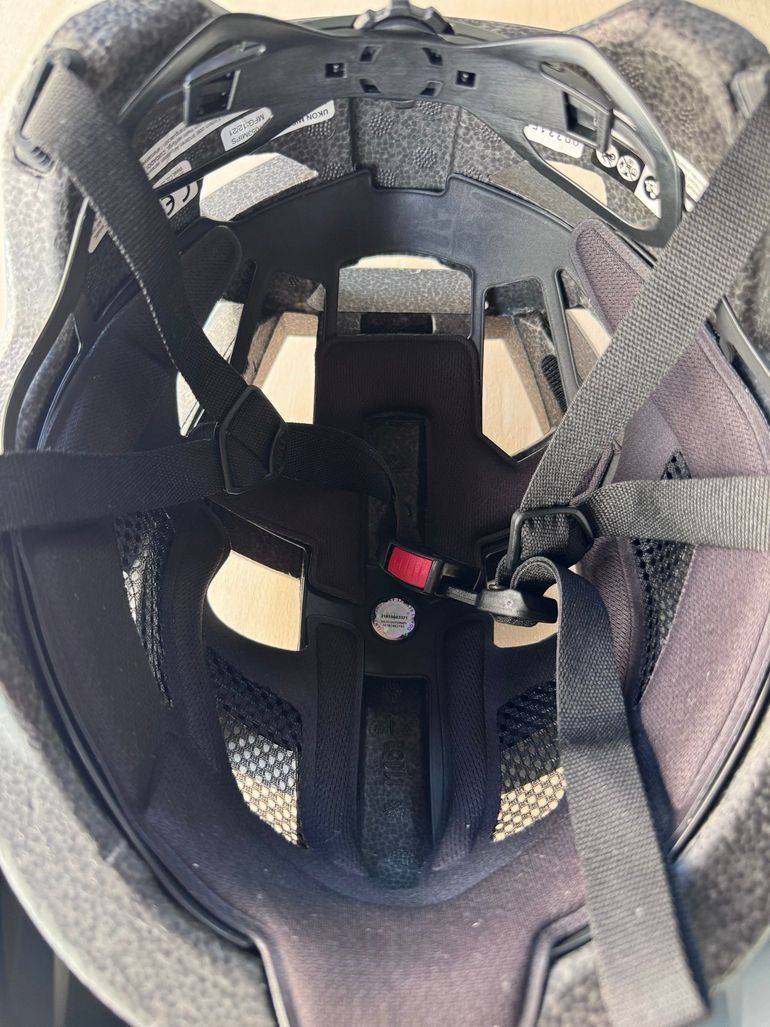 Used Bell Mtb MIPS Helmet bike — image 4 of 5