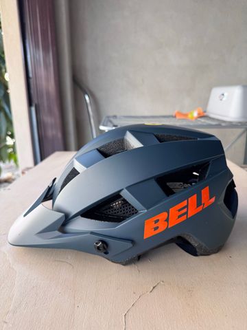Used Bell Mtb MIPS Helmet Cycling Accessories