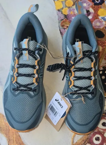 Used Asics Trabuco Terra 3 Running Shoes