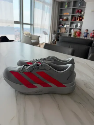 Käytetty Adidas Scarpe Running Shoes