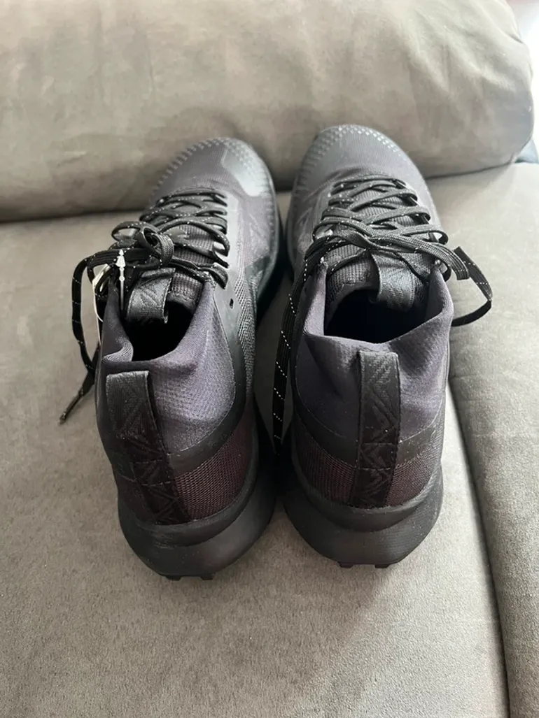 Used Nike Gore-Tex bike — image 3 of 5