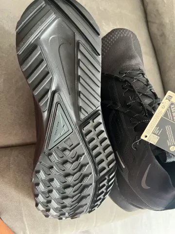 Used Nike Gore-Tex bike — image 2 of 5