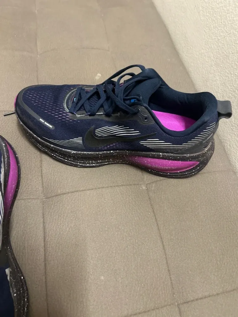 Tweedehands Nike Vomero bike — afbeelding 2 van 8